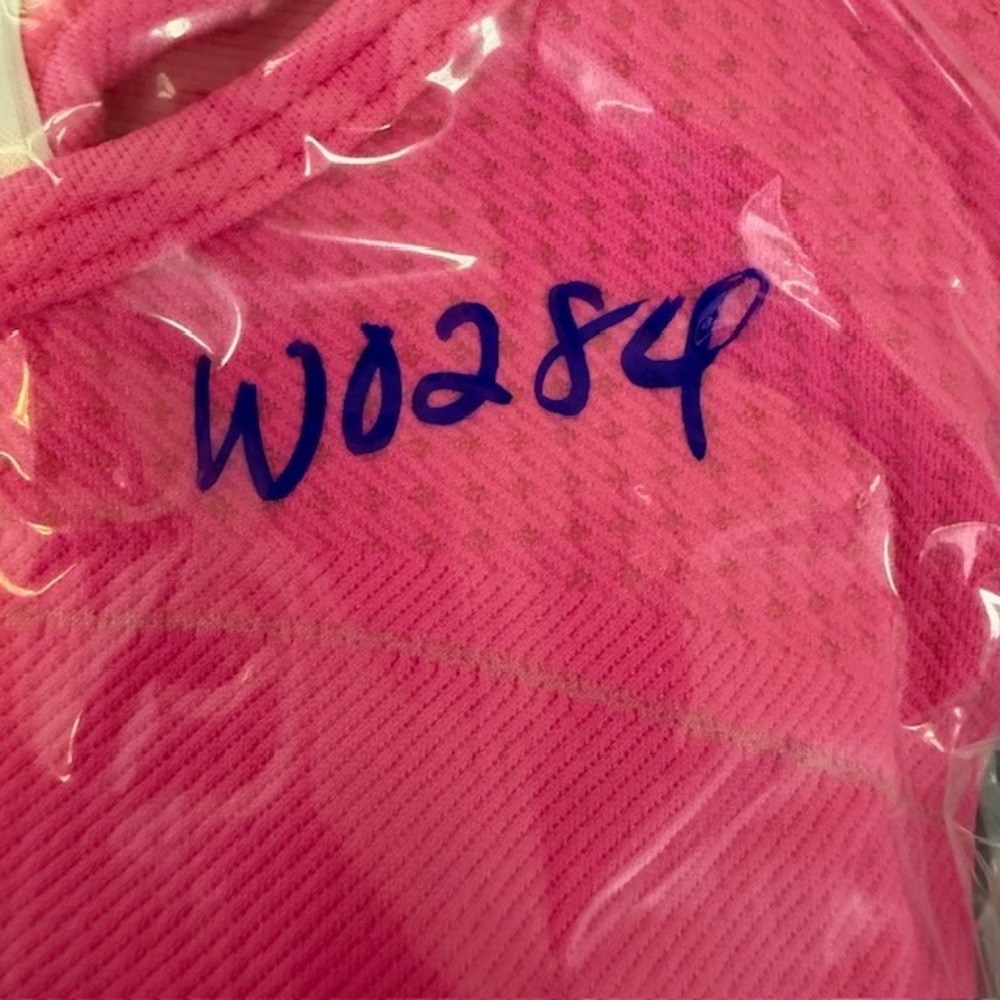Gymshark Ultra Seamless‎ Crop Top Back Cutouts Hot Pink Small - Picture 8 of 8
